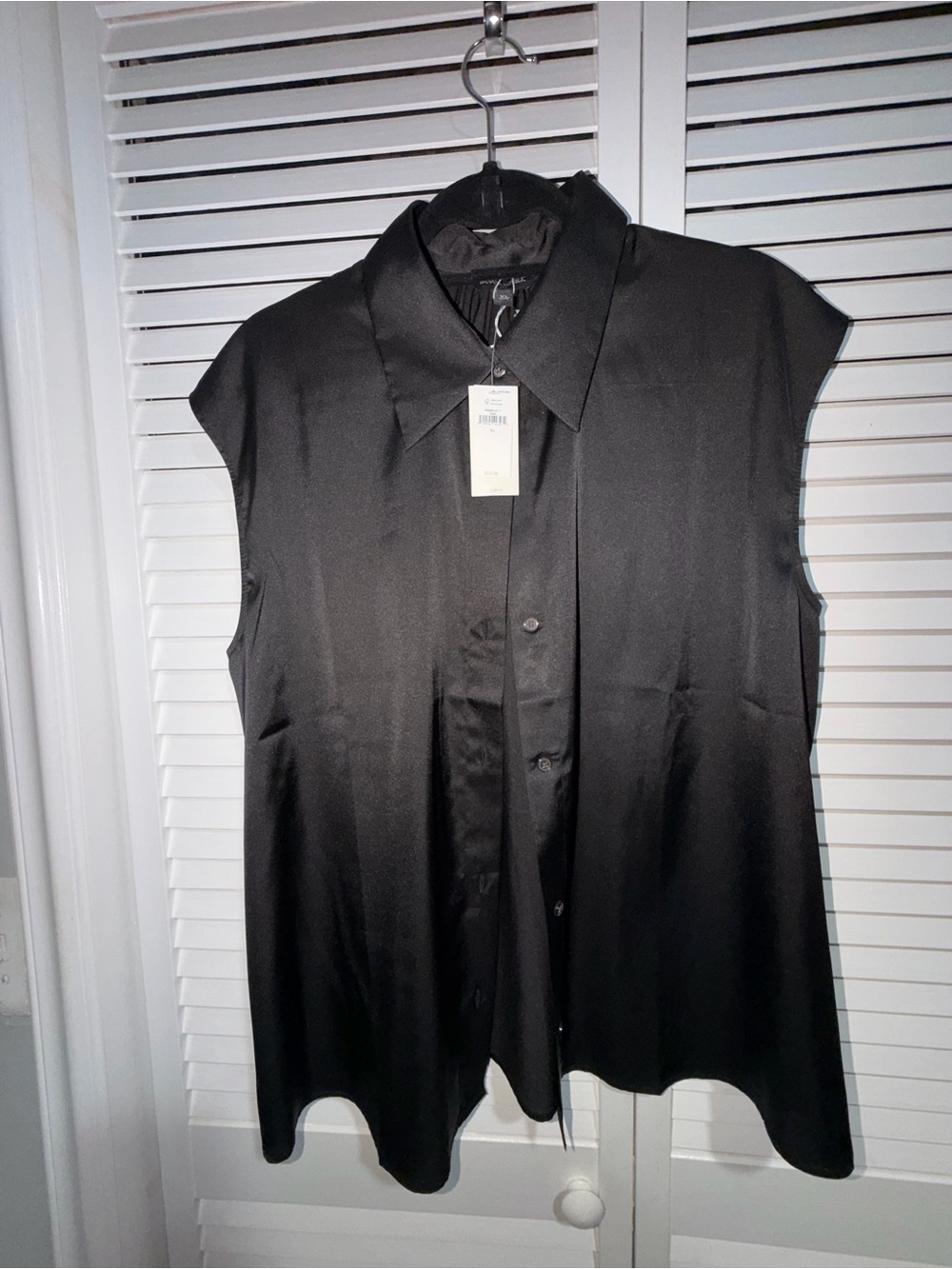 Banana Republic Sleeveless Black Button-Front Top NWT